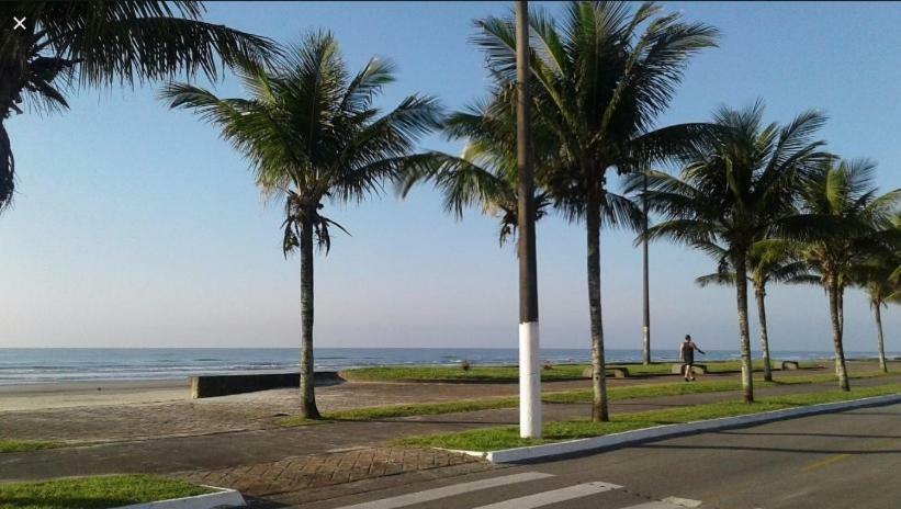 Villa Casa Para Temporada Na Praia Grande Aprox 100 Mts Da Praia Exterior foto